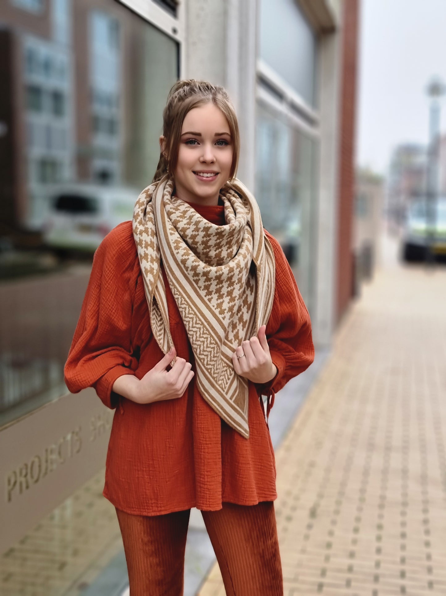 Pied De Poule Shawl Sand
